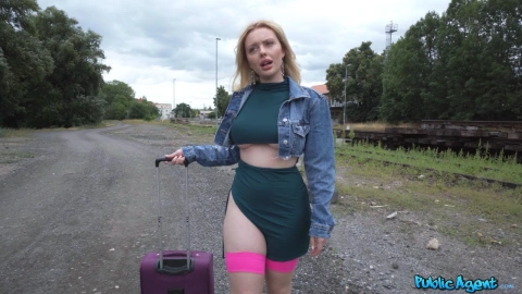 Voluptuous Latina Misses Train - Spanish Dub
