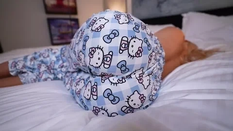 Step Son Cocks Step Mom, Milf Quick Cum | Carry